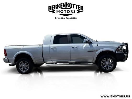Bright Silver Metallic Clearcoat 2018 RAM 3500 Limited Mega Cab 4x4 6'4' Box