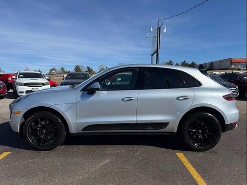 2017 Porsche Macan 