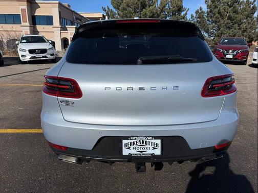 2017 Porsche Macan 
