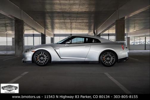 Super Silver 3-Coat Metallic 2009 Nissan GT-R Premium