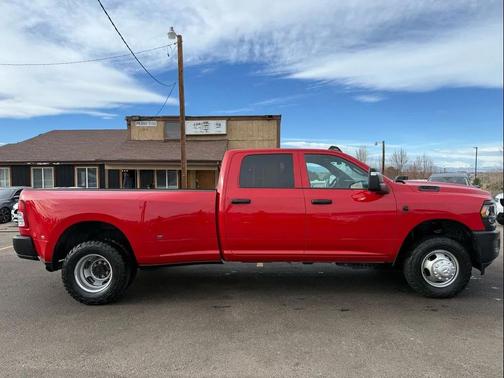 2024 RAM 3500 Tradesman Crew Cab 4x4 8' Box