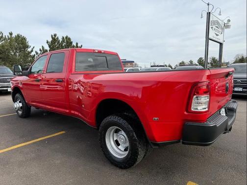2024 RAM 3500 Tradesman Crew Cab 4x4 8' Box