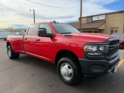 2024 RAM 3500 Tradesman Crew Cab 4x4 8' Box