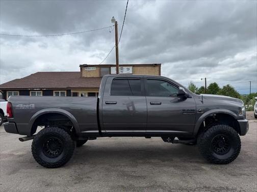 2017 RAM 2500 Laramie Crew Cab 4x4 6'4' Box
