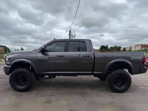 2017 RAM 2500 Laramie Crew Cab 4x4 6'4' Box