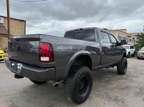 2017 RAM 2500 Laramie Crew Cab 4x4 6'4' Box