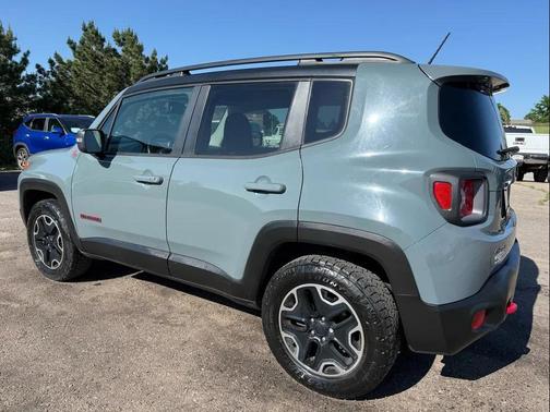 2016 Jeep Renegade Trailhawk