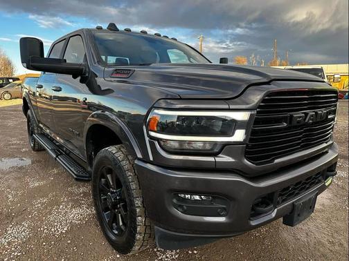 2020 RAM 2500 Laramie Crew Cab 4X4 6'4' Box