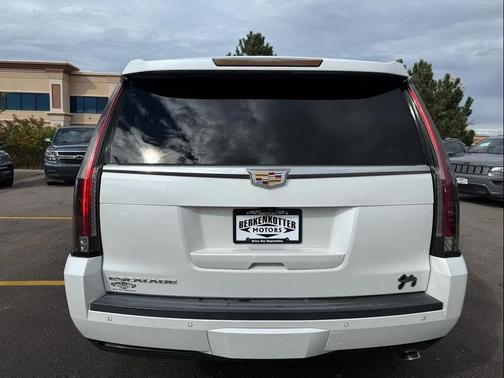 2018 Cadillac Escalade Luxury