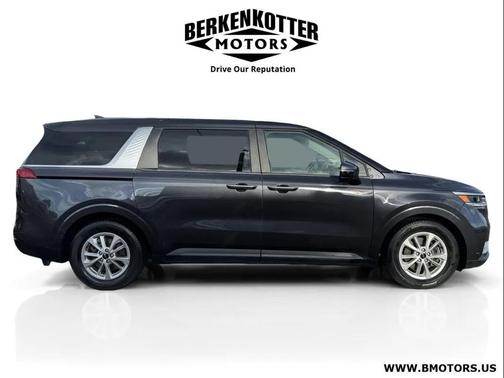 2022 Kia Carnival LXS
