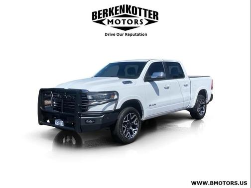 Bright White Clearcoat 2025 RAM 1500 Laramie