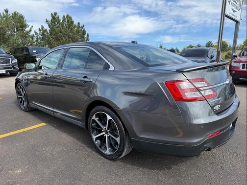 2016 Ford Taurus SHO