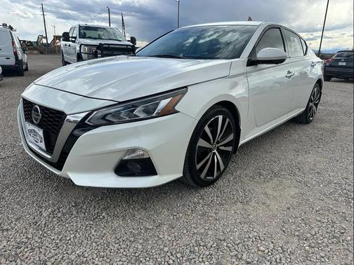 Pearl White Tricoat 2019 Nissan Altima 2.5 Platinum