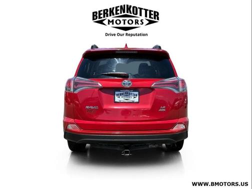 Barcelona Red Metallic 2016 Toyota RAV4 LE