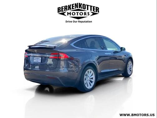 Gray 2017 Tesla Model X 75D