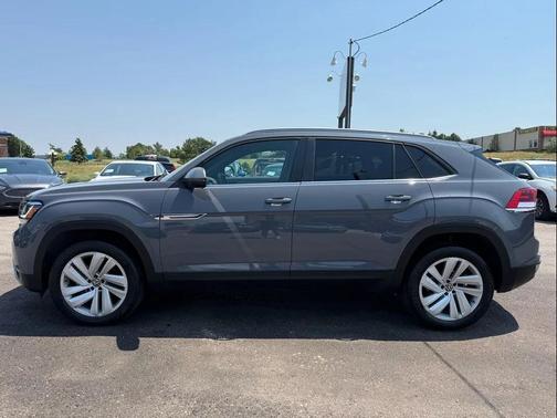 2022 Volkswagen Atlas Cross Sport 3.6L V6 SE w/Technology
