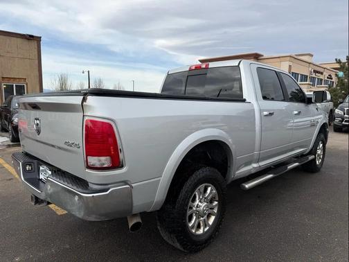 2017 RAM 2500 Laramie Crew Cab 4x4 6'4' Box