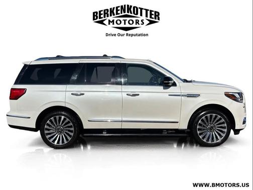 Ivory Pearl Metallic Tri-Coat 2018 Lincoln Navigator Reserve