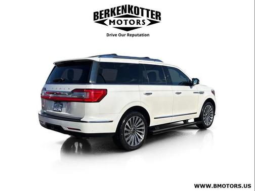 Ivory Pearl Metallic Tri-Coat 2018 Lincoln Navigator Reserve