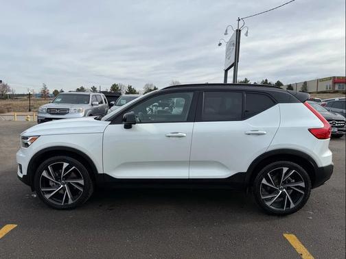 2019 Volvo XC40 T5 R-Design