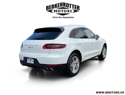 White 2016 Porsche Macan Macan S