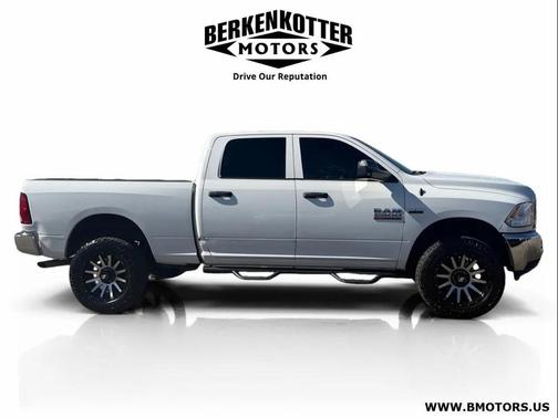 2017 RAM 2500 Tradesman Crew Cab 4x4 6'4' Box