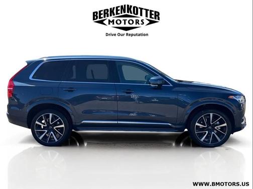 Denim Blue Metallic 2023 Volvo XC90 B6 Plus 6-Seater