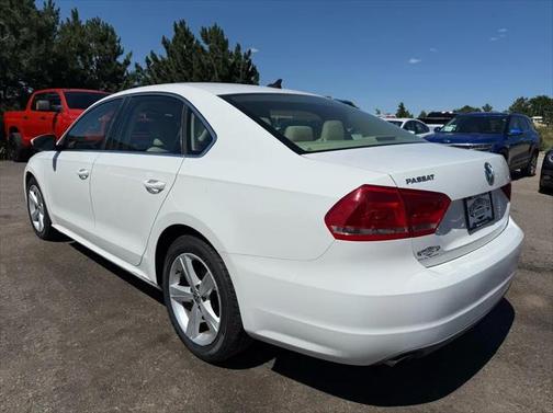 2012 Volkswagen Passat 2.5 SE