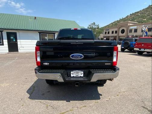 Black 2018 Ford F-250 XLT