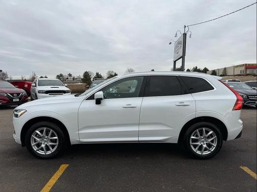 2021 Volvo XC60 T5 Momentum