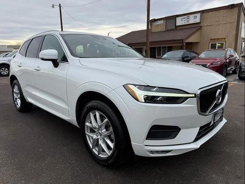 2021 Volvo XC60 T5 Momentum