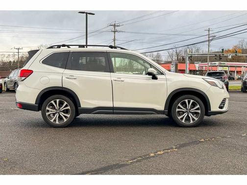 Crystal White Pearl 2024 Subaru Forester Limited