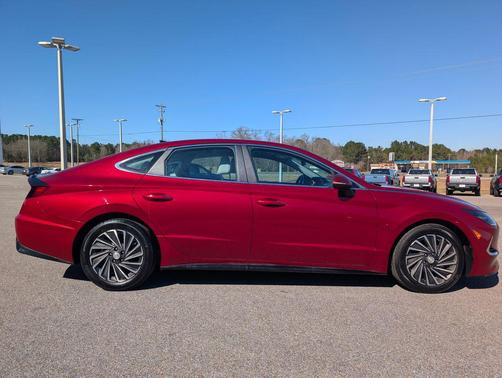 2023 Hyundai SONATA Hybrid SE