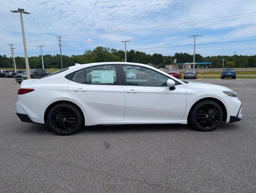 Ice 2026 Toyota Camry SE