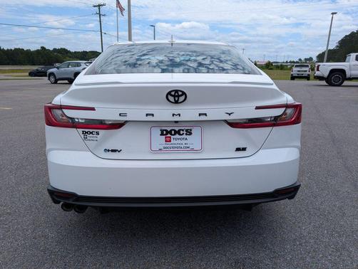Ice 2026 Toyota Camry SE
