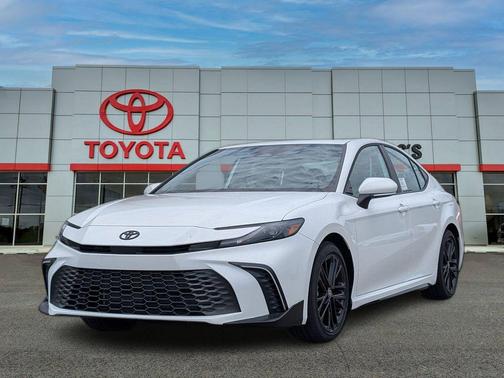 Ice 2026 Toyota Camry SE
