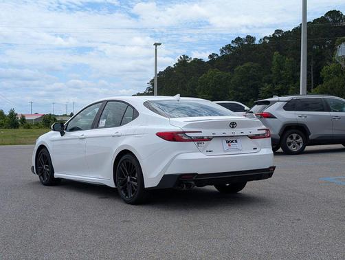 Ice 2026 Toyota Camry SE