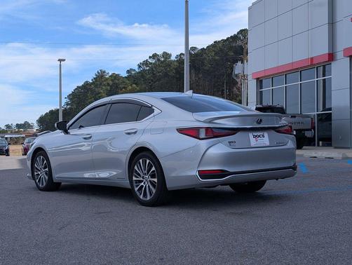 2019 Lexus ES 300h Base