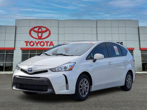 2017 Toyota Prius v Four