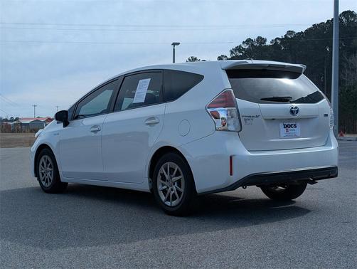 2017 Toyota Prius v Four