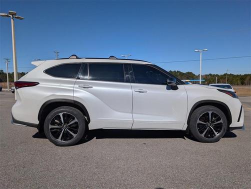 2022 Toyota Highlander XSE