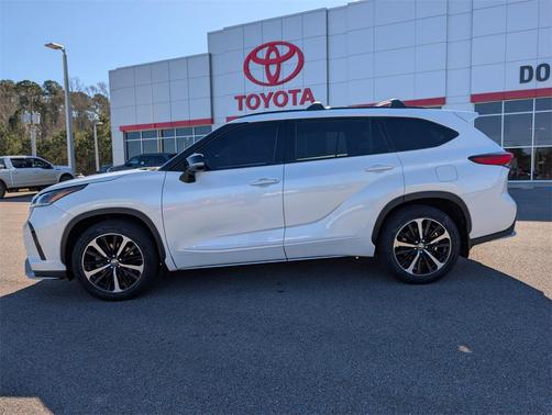 2022 Toyota Highlander XSE