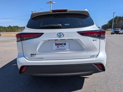 2026 Toyota Highlander Hybrid XLE