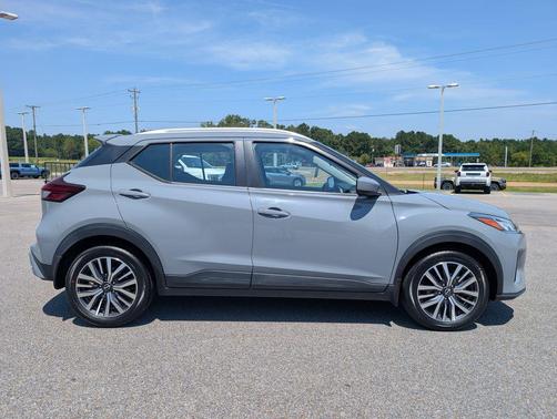 Gray 2022 Nissan Kicks SV