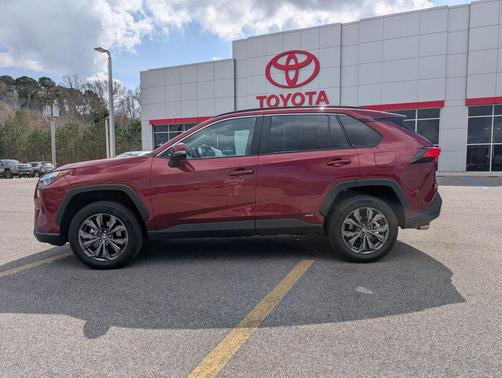 2025 Toyota RAV4 Hybrid XLE Premium