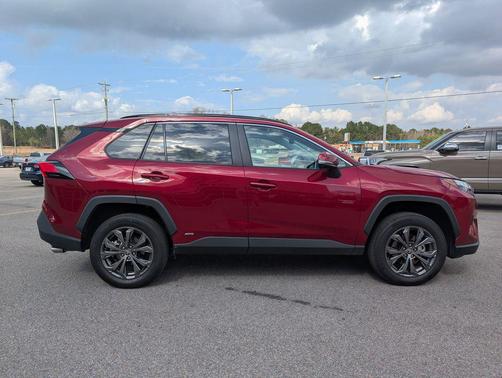 2025 Toyota RAV4 Hybrid XLE Premium