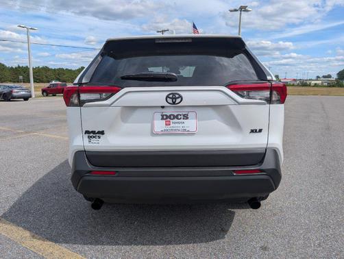Pearl 2025 Toyota RAV4 XLE Premium