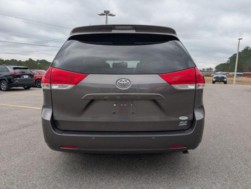 2013 Toyota Sienna XLE