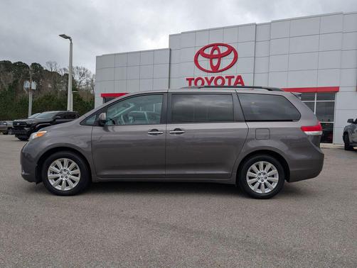 2013 Toyota Sienna XLE