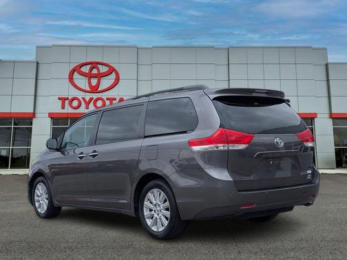2013 Toyota Sienna XLE
